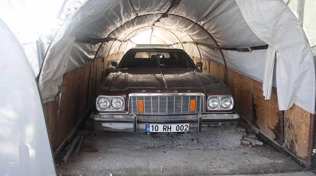 Bildiğiniz tüm ustaları unutun Konyalı bu usta tek: Serasında bitki değil klasik otomobil yetiştiriyor! 1